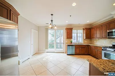 2462 3rd Street 2462 #2462, Fort Lee, NJ 07024 - Photo 9