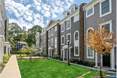 68 Parkside Lane 1204 #1204, Teaneck Township, NJ 07666 - Photo 1