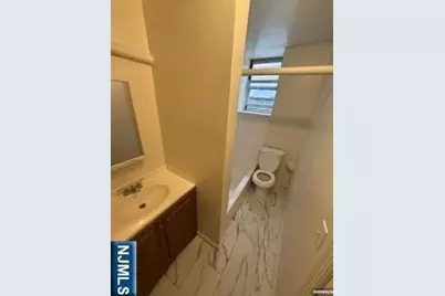 1 Addison Avenue 19 #19, Rutherford, NJ 07070 - Photo 3