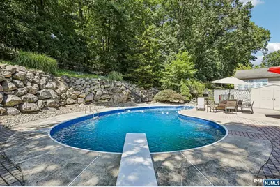 89 Knolls Road, Bloomingdale, NJ 07403 - Photo 29