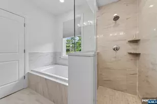 22 Gabriel Ct 15, Paramus, NJ 07652 - Photo 23