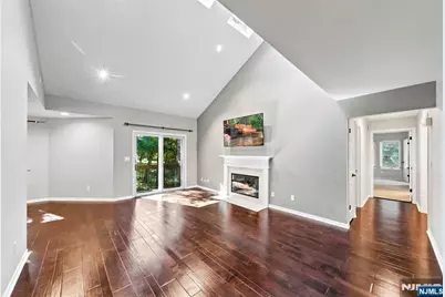2 Parkside Terrace 2A #2A, Woodland Park, NJ 07424 - Photo 7