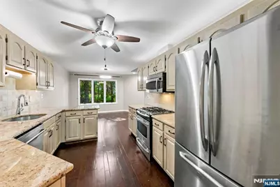 2 Parkside Terrace 2A #2A, Woodland Park, NJ 07424 - Photo 9