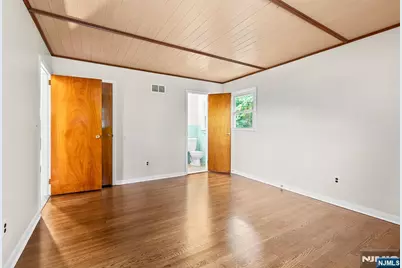 18 Ravine Court, Clifton, NJ 07013 - Photo 9