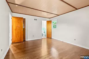 18 Ravine Ct, Clifton, NJ 07013 - Photo 9