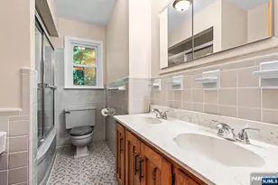 18 Ravine Ct, Clifton, NJ 07013 - Photo 7