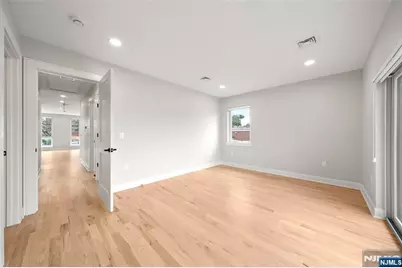 1000 Elm Avenue 2Fl #2FL, Ridgefield, NJ 07657 - Photo 11