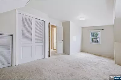 111 Paterson Avenue, Hasbrouck Heights, NJ 07604 - Photo 5