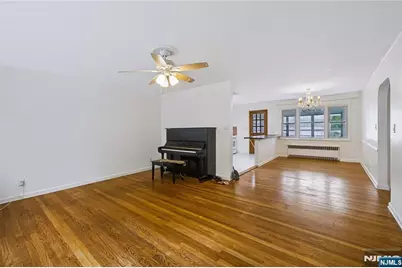 111 Paterson Avenue, Hasbrouck Heights, NJ 07604 - Photo 7
