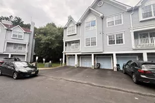 151 Prestwick Way 151, Edison, NJ 08820 - Photo 3