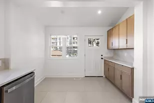 526 Dewey Ave, Cliffside Park, NJ 07010 - Photo 17
