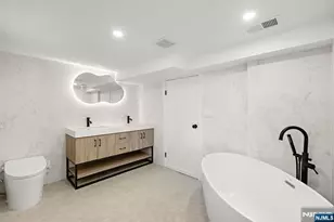 526 Dewey Ave, Cliffside Park, NJ 07010 - Photo 33