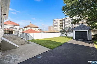 526 Dewey Avenue, Cliffside Park, NJ 07010 - Photo 21