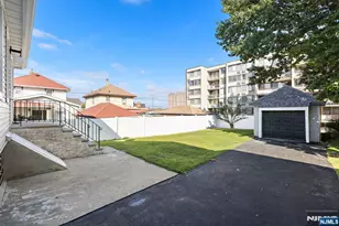 526 Dewey Ave, Cliffside Park, NJ 07010 - Photo 21