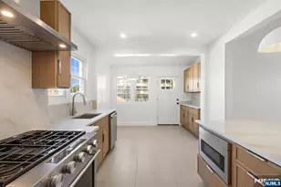 526 Dewey Ave, Cliffside Park, NJ 07010 - Photo 19