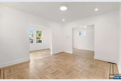 526 Dewey Avenue, Cliffside Park, NJ 07010 - Photo 7