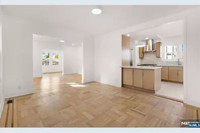 526 Dewey Avenue, Cliffside Park, NJ 07010 - Photo 11