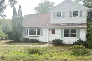 89 Circle Dr, Paramus, NJ 07652 - Photo 1
