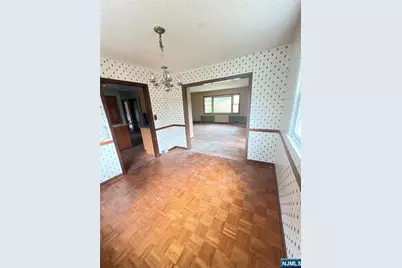 89 Circle Drive, Paramus, NJ 07652 - Photo 17