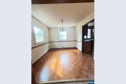 89 Circle Drive, Paramus, NJ 07652 - Photo 15