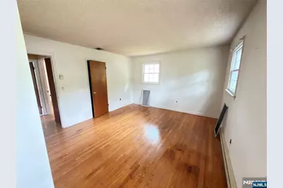 89 Circle Drive, Paramus, NJ 07652 - Photo 25