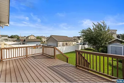420 Rutherford Avenue, Lyndhurst Township, NJ 07071 - Photo 15