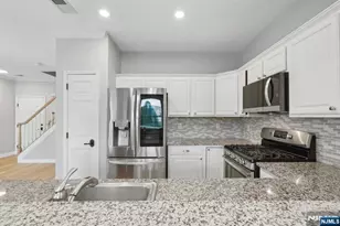 66 Lydia, Guttenberg, NJ 07093 - Photo 5
