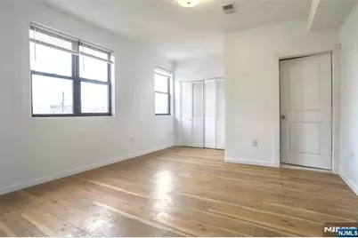 9017 Riverside Place House #House, North Bergen, NJ 07047 - Photo 15