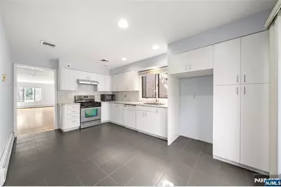 408 Elizabeth Street A #A, Fort Lee, NJ 07024 - Photo 11