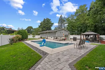 26 Dapp Court, Elmwood Park, NJ 07407 - Photo 15