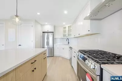 1077 River Road 602 #602, Edgewater, NJ 07020 - Photo 5