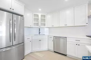 1077 River Road 602, Edgewater, NJ 07020 - Photo 3