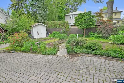 497 Oakdene Avenue, Ridgefield, NJ 07657 - Photo 5