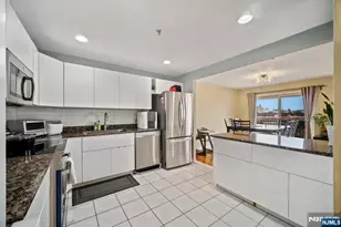 9 Legend Hills Dr, Edgewater, NJ 07020 - Photo 13