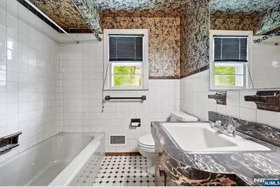 472 Cedar Hill Avenue, Wyckoff Township, NJ 07481 - Photo 23