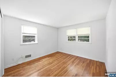 472 Cedar Hill Avenue, Wyckoff Township, NJ 07481 - Photo 31