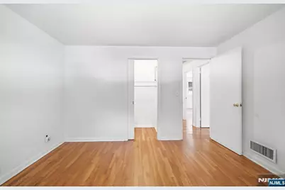 472 Cedar Hill Avenue, Wyckoff Township, NJ 07481 - Photo 33