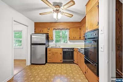 472 Cedar Hill Avenue, Wyckoff Township, NJ 07481 - Photo 19