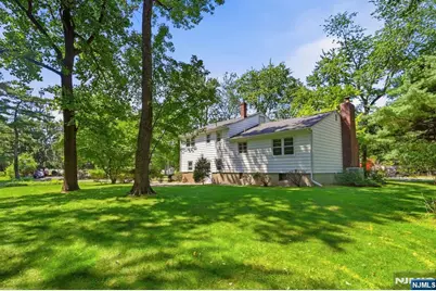 472 Cedar Hill Avenue, Wyckoff Township, NJ 07481 - Photo 5