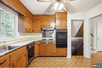 472 Cedar Hill Avenue, Wyckoff Township, NJ 07481 - Photo 21