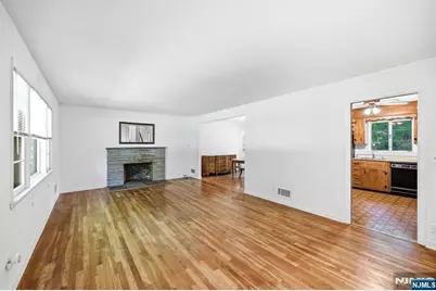 472 Cedar Hill Avenue, Wyckoff Township, NJ 07481 - Photo 11