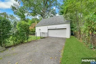 11 Pine St, Hackensack, NJ 07601 - Photo 23