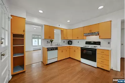 11 Pine Street, Hackensack, NJ 07601 - Photo 9