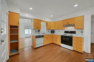 11 Pine St, Hackensack, NJ 07601 - Photo 9