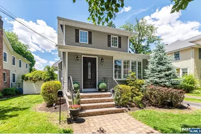 254 Elm Avenue, Teaneck Township, NJ 07666 - Photo 3