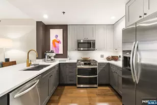 1125 Maxwell Ln 540, Hoboken, NJ 07030 - Photo 7