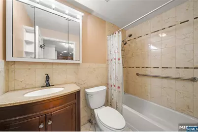 303 Ellery Court 303 #303, Edgewater, NJ 07020 - Photo 13