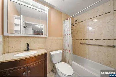 303 Ellery Court 303 #303, Edgewater, NJ 07020 - Photo 13