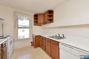 94 Park Street 2R, Montclair, NJ 07042 - Photo 13