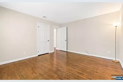 215 Oak Avenue, Wyckoff Township, NJ 07481 - Photo 31